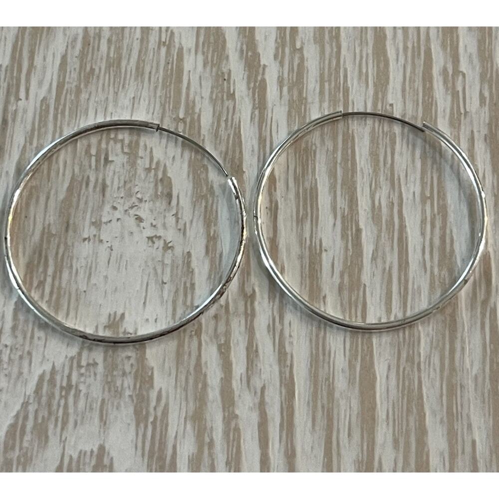 Pretty silver plated hoop earrings 2.5mm‎ Women’s Jewelry Fashion